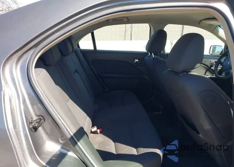 2010 Ford Fusion Se z USA, uszkodzony, nr VIN 3FAHP0HA7AR372888